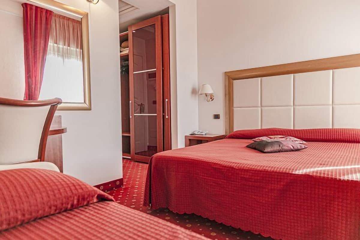 Superior Triple Room | 1 bedroom, minibar, in-room safe, soundproofing