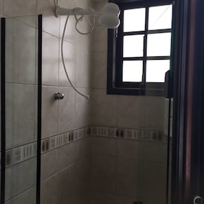 Quarto casal de uso individual | Chuveiro