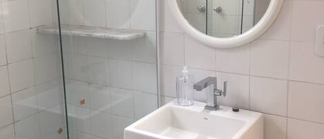 Casa de ciudad, 1 habitación | Lavabo en el baño