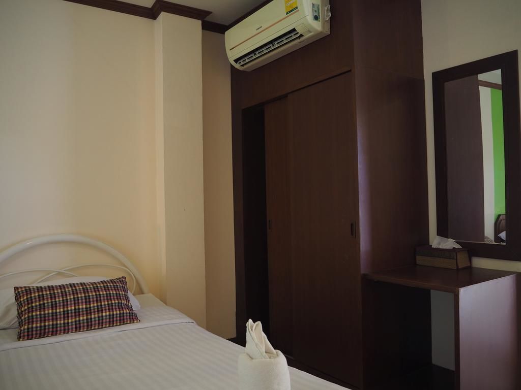 standard twin room | free wifi