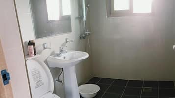 House | Bathroom | Shower, free toiletries, hair dryer, towels