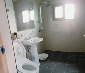 Bathroom - Wimi Sarang House (Seogwipo)