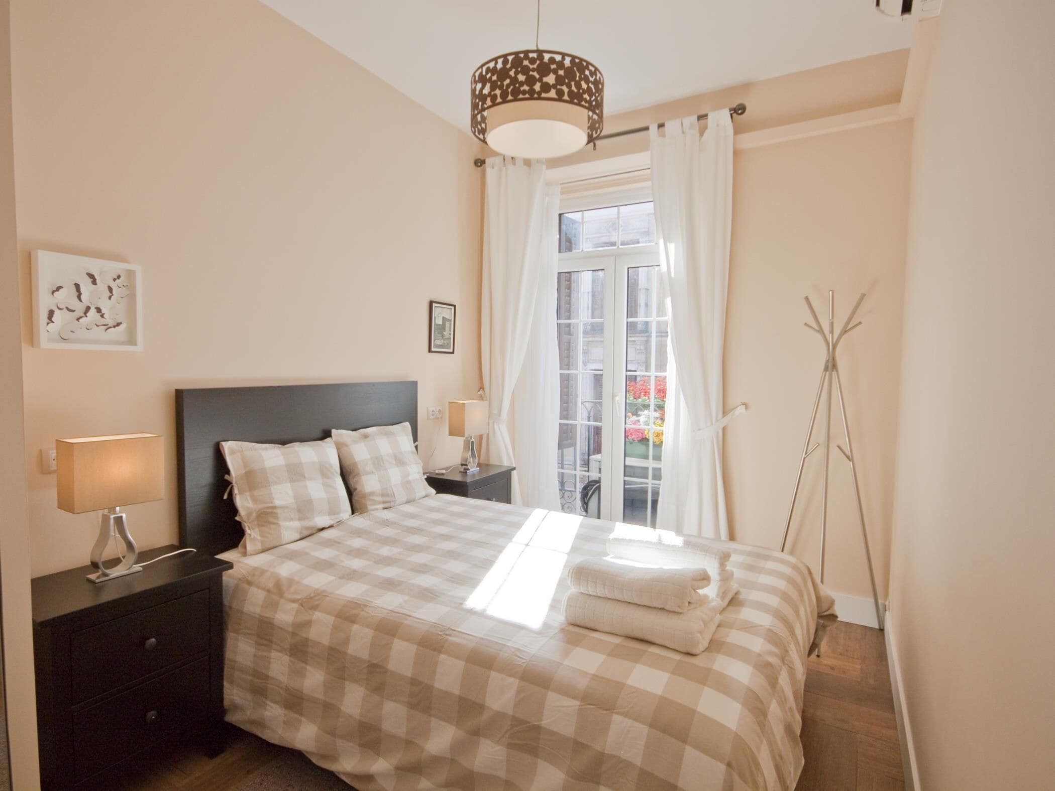 2 slaapkamers, een strijkplank/strijkijzer, wifi, beddengoed