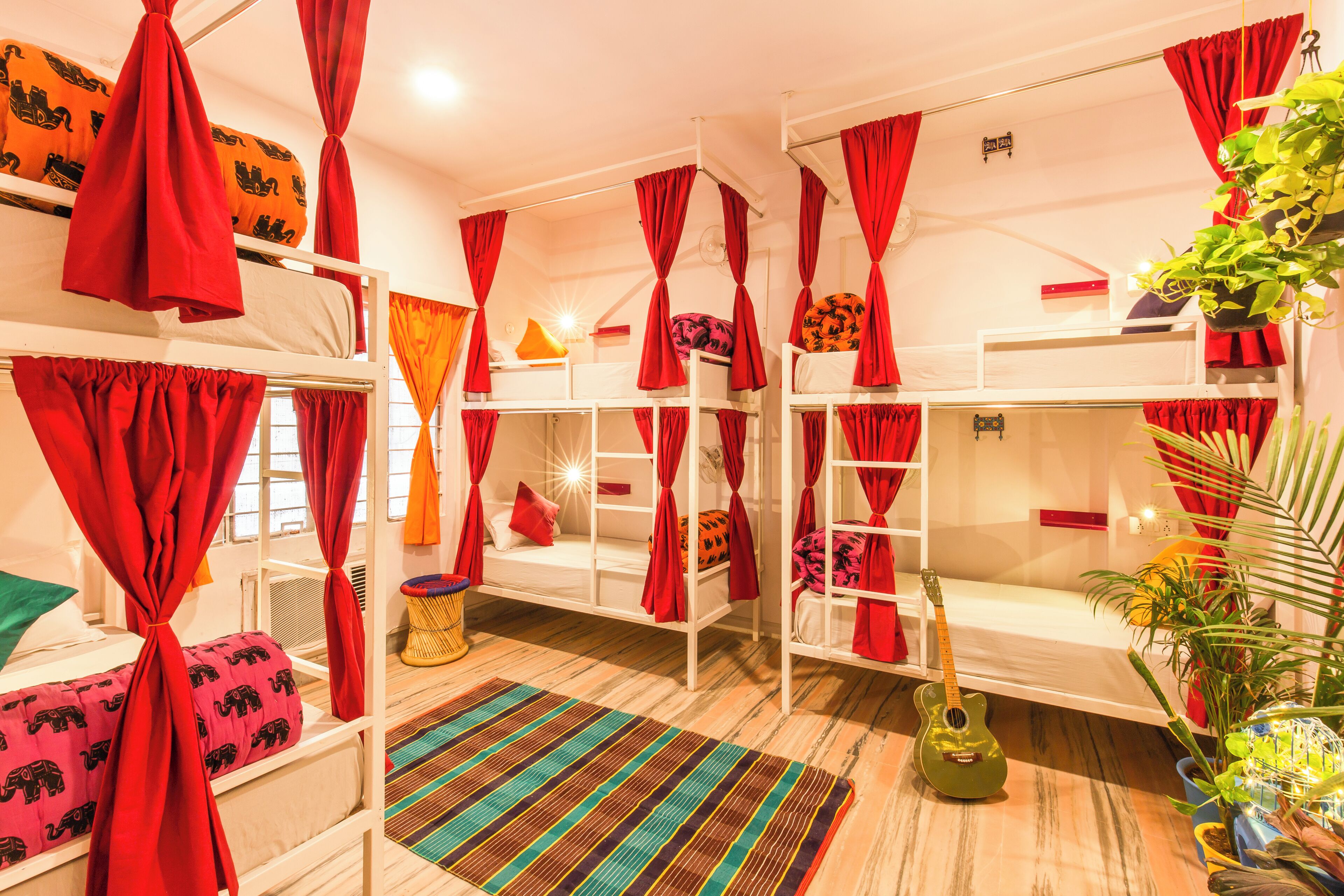 In-room safe, soundproofing, free WiFi, bed sheets