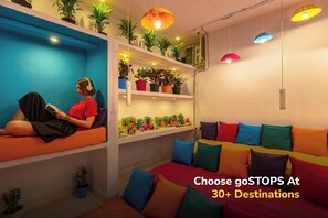 Lobby sitting area - goSTOPS Lite Jaipur (Jaipur)