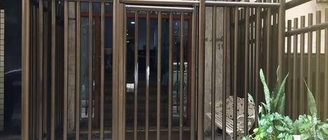 Entrée de l’hébergement