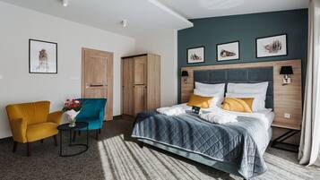 Deluxe Double Room, 1 King Bed | Minibar, in-room safe, desk, soundproofing