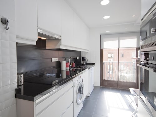 Lattia & Pysäköinti perinteisin Madrid