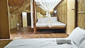 Deluxe kamer | Een bureau, gratis wifi