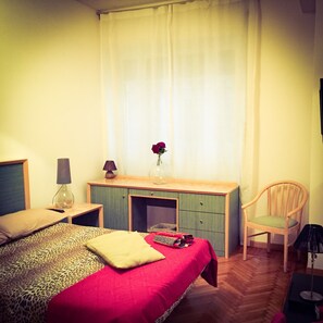 Superior Double Room | 1 bedroom, in-room safe, desk, iron/ironing board