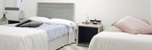 Superior Double Room | 1 bedroom, in-room safe, desk, iron/ironing board