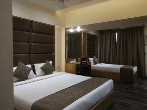 Habitación familiar, 1 cama Queen size | Insonorización, camas extra y wifi gratis 