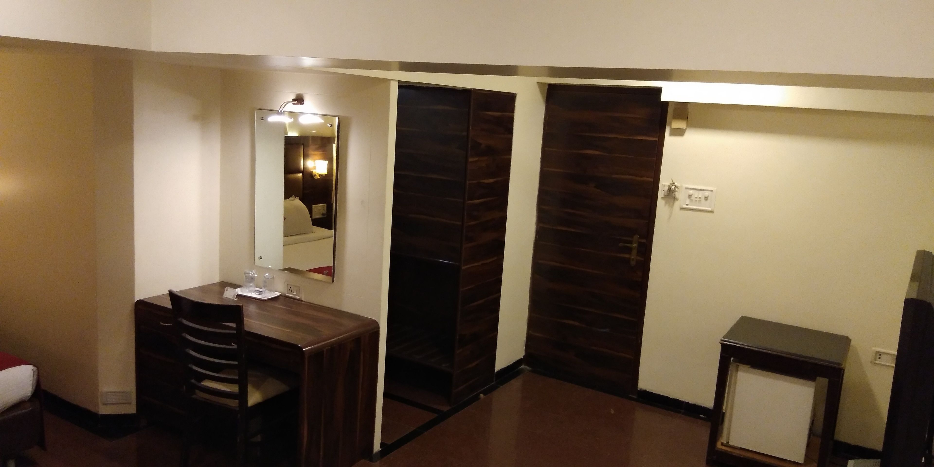 Suite Room | Rollaway beds, free WiFi