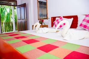 Deluxe Double Room, 1 Katil Raja (King), Garden View, Ground Floor | 1 bilik tidur, cadar kapas Mesir, peralatan tempat tidur premium 