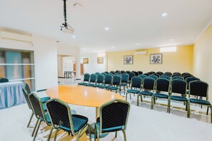 Banquet hall - Aleyra Hotel and Villa Garut (Garut)