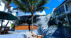 Outdoor pool - Aleyra Hotel and Villa Garut (Garut)