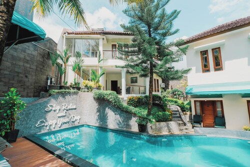 Aleyra Hotel and Villa Garut