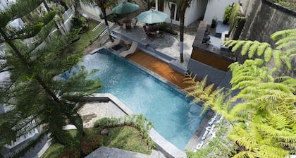 Aleyra Hotel and Villa Garut