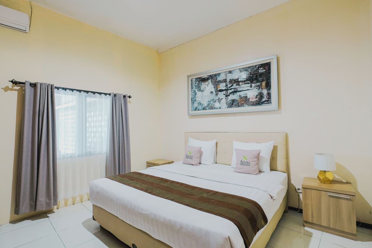 Superior Double Room | Desk, soundproofing, free WiFi, bed sheets