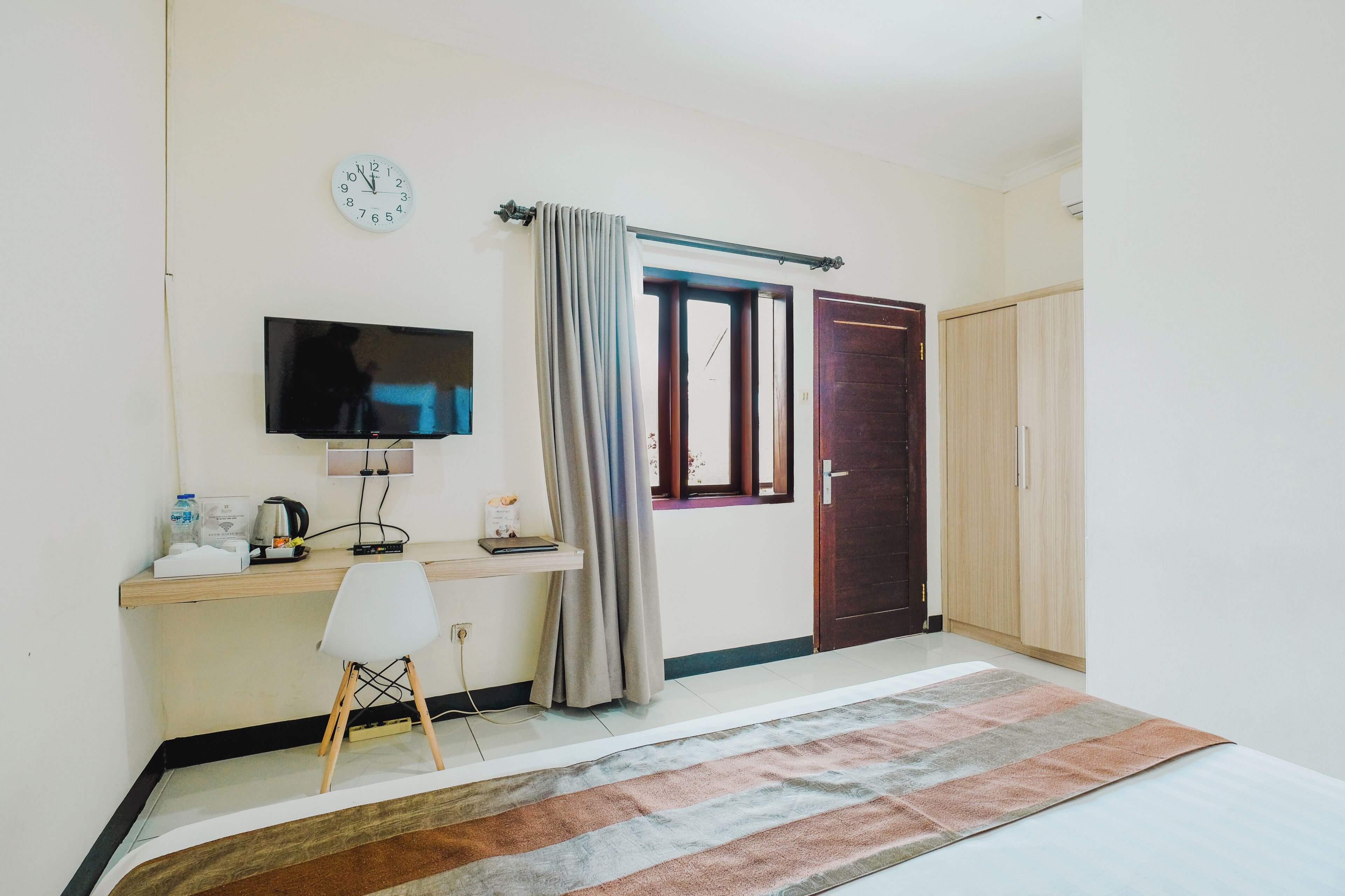 Standard Double Room | Desk, soundproofing, WiFi (free), bed sheets