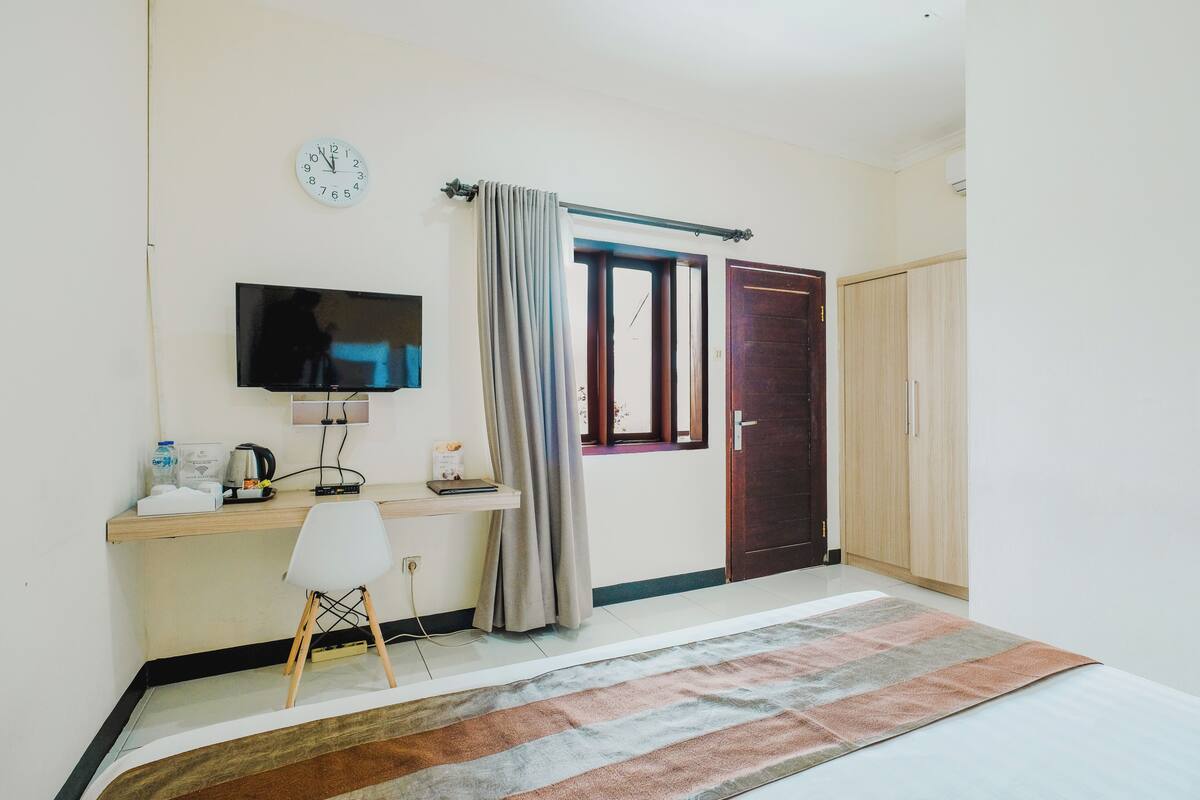 Standard Double Room | Desk, soundproofing, free WiFi, bed sheets
