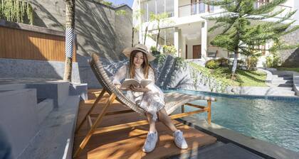 Aleyra Hotel and Villa Garut