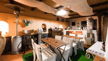 Bar (in der Unterkunft)