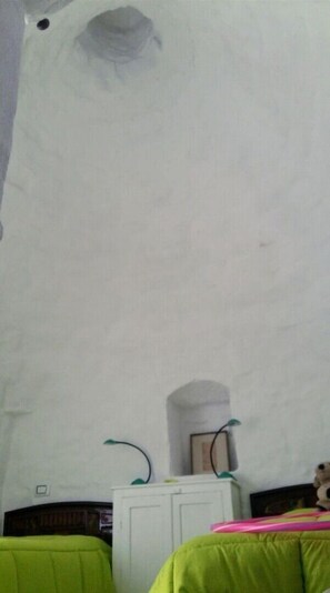 Unclassified image, 5 of 36, button