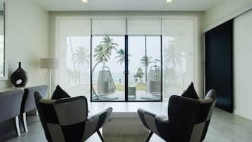 4 bedrooms, Egyptian cotton sheets, premium bedding, desk