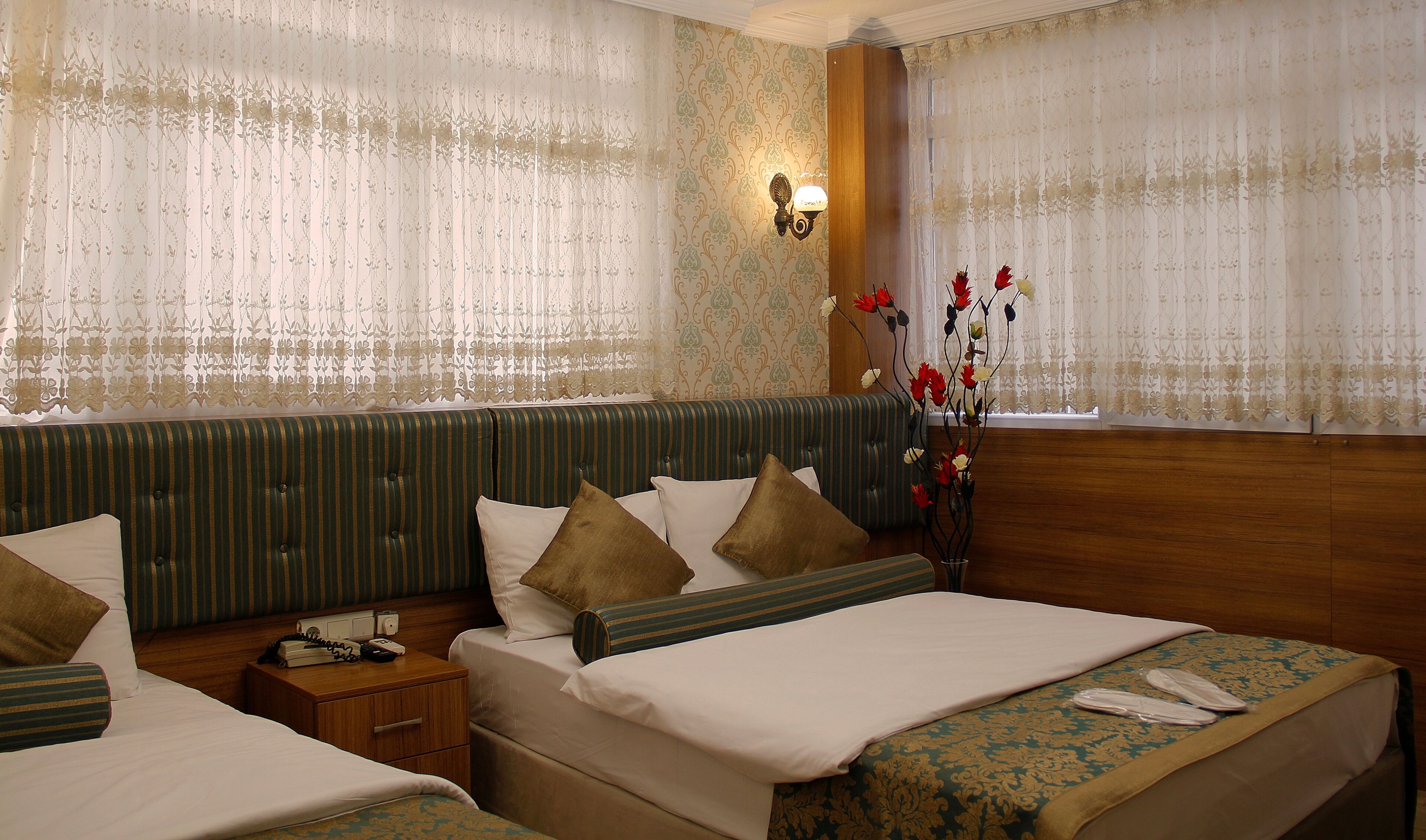 Caja de seguridad en la habitación, escritorio y wifi gratis 