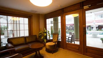 Sala de estar en el lobby