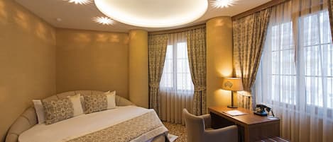 Executive Room | In-room safe, desk, soundproofing, free WiFi