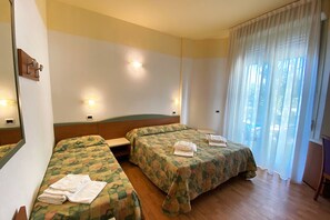 Een kluis op de kamer, individueel gedecoreerd, individueel gemeubileerd