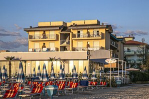 Private beach - Hotel Royal Inn (San Mauro Pascoli)