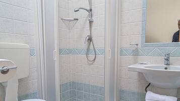 Shower, free toiletries, hair dryer, bidet