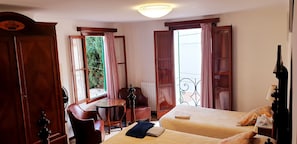 Triple Room, Shared Bathroom | Iron/ironing board, free WiFi, bed sheets - Hostal Casa Margarita (Sóller)