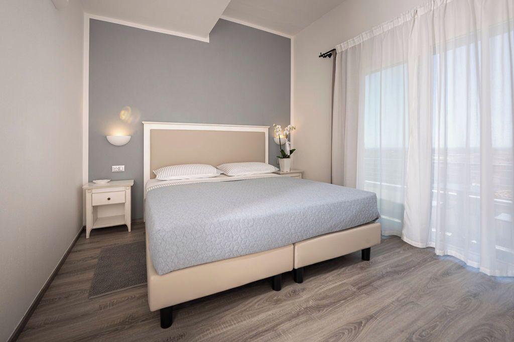 双人房, 阳台, 海景 | 迷你吧、客房内保险箱、特色装修、办公桌