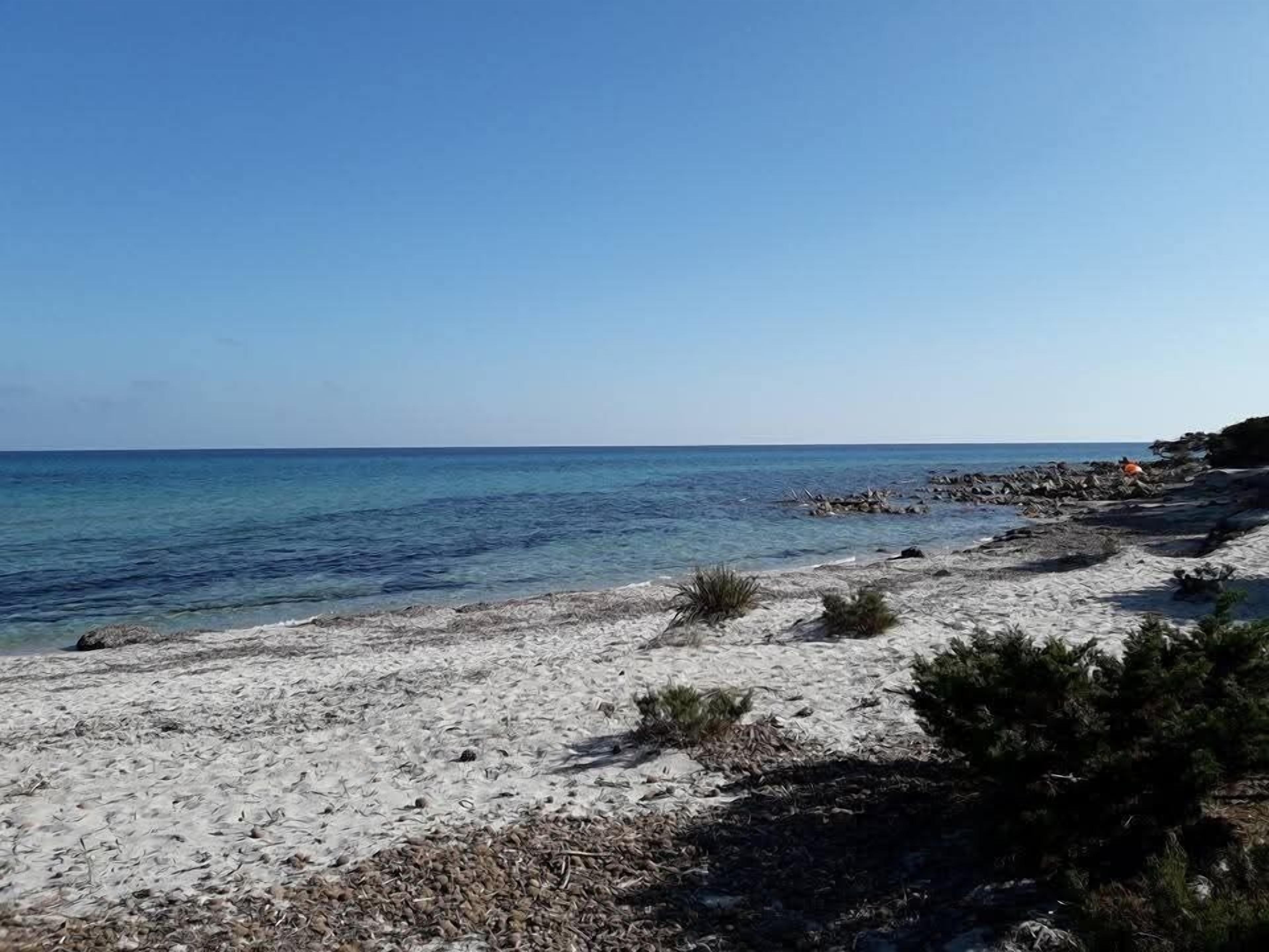 Beach nearby, sun loungers, beach umbrellas, beach towels