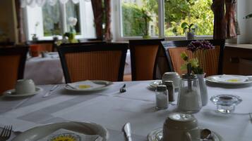 Daily buffet breakfast (EUR 9.50 per person)