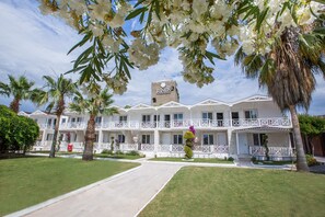 Front of property - RİSUS RESORT HOTEL KUŞADASI (Kusadasi)