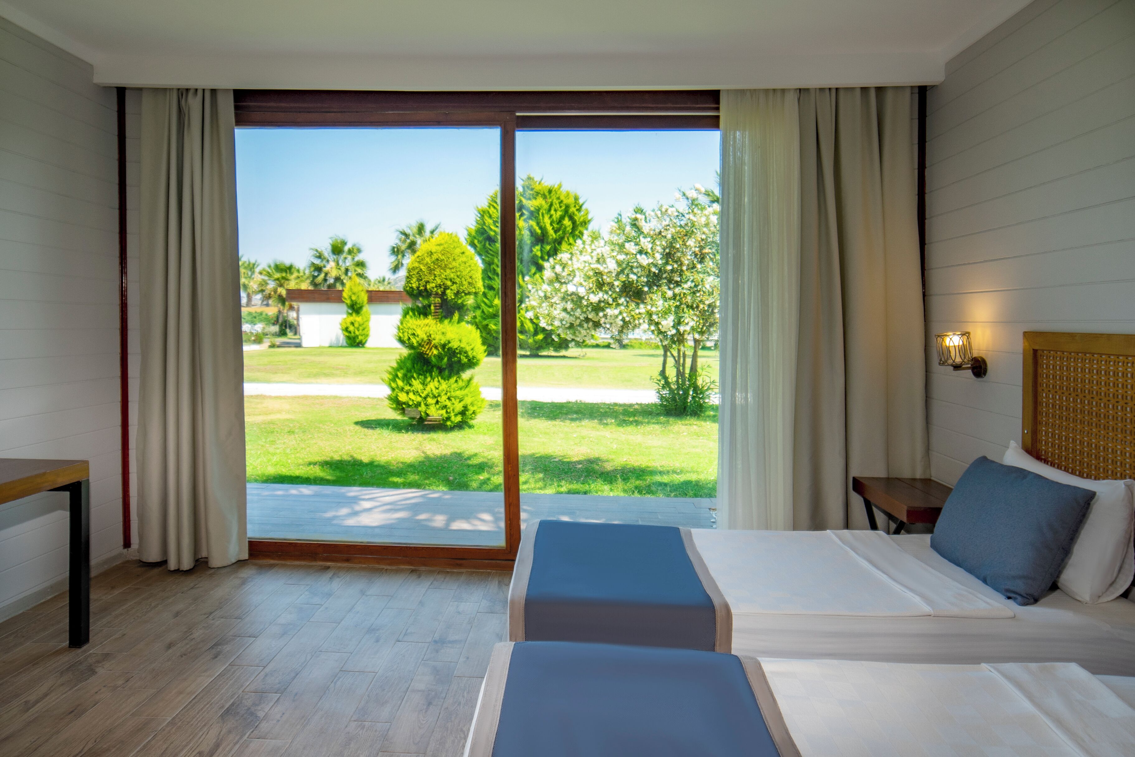 Minibar, caixa forta a l'habitació, wifi gratuïta i roba de llit 