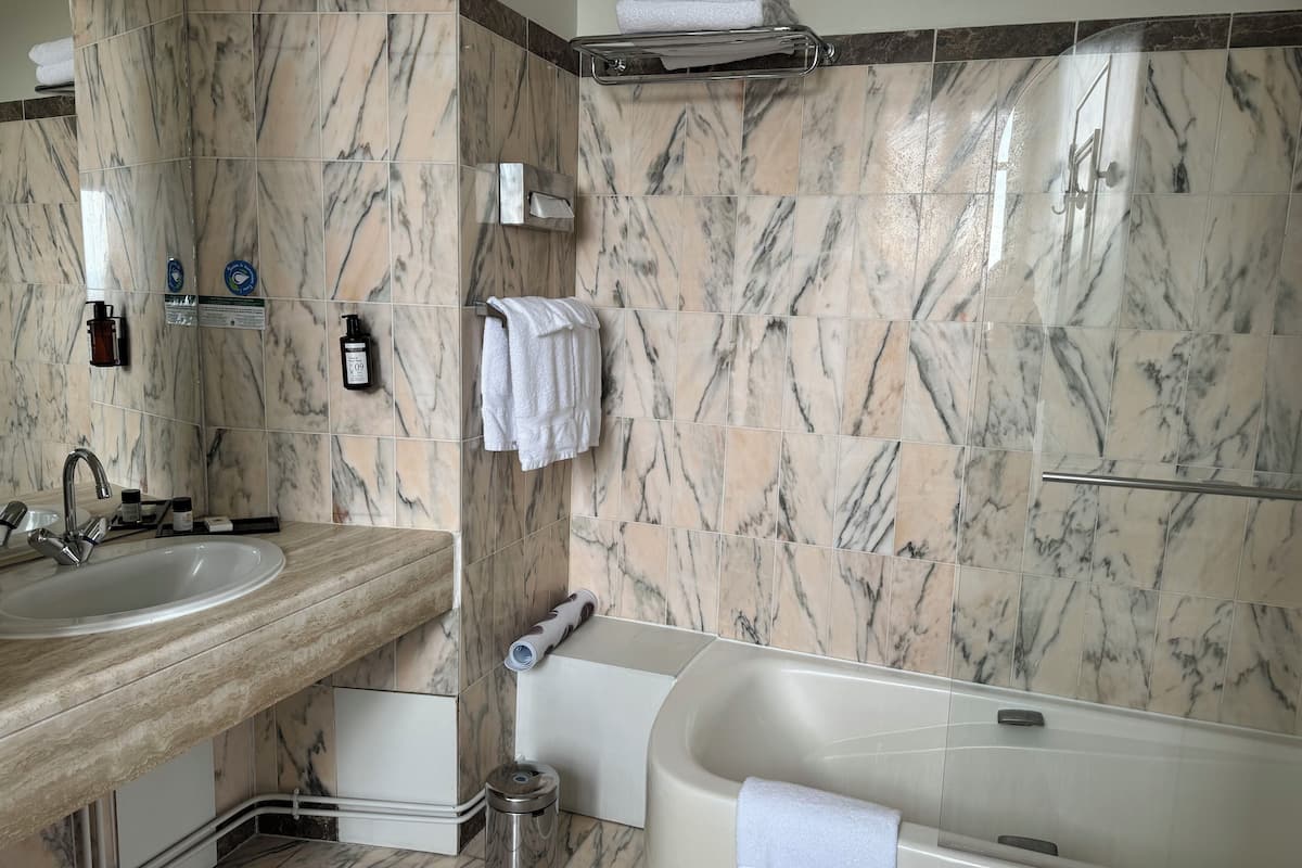 suite (josephine) | bathroom | free toiletries, hair dryer, towels, soap