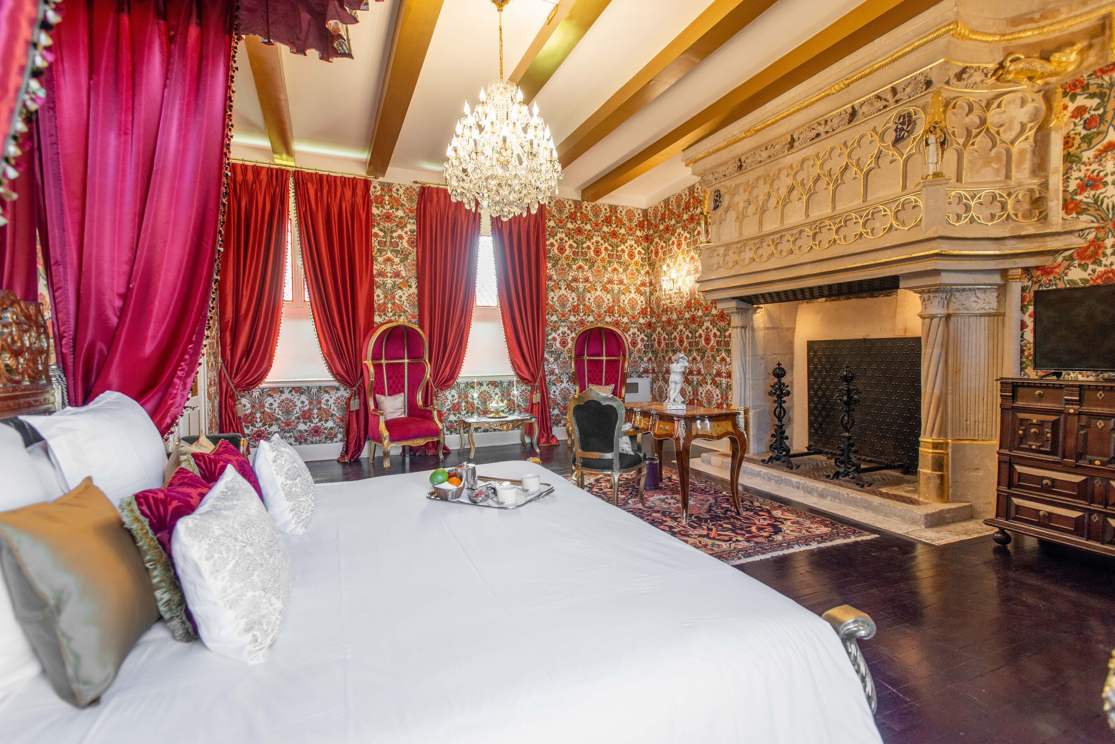 suite | 1 bedroom, premium bedding, in-room safe, individually decorated