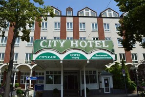 Property entrance - Arosa Hotel (Kassel)