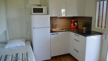 Cabin, 2 Bedrooms, Private Bathroom | Living area | Flat-screen TV