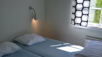 Cabin, 2 Bedrooms, Private Bathroom | WiFi