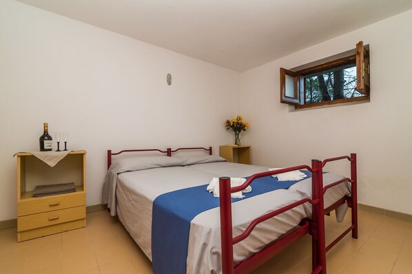 Apartment, 1 Bedroom | 1 bedroom, iron/ironing board, WiFi