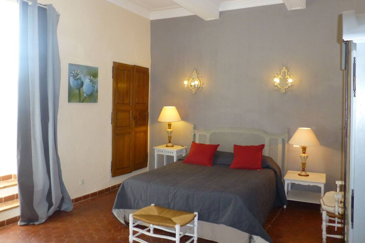 Doppelzimmer, Terrasse | 1 Schlafzimmer, hochwertige Bettwaren, Minibar, Zimmersafe