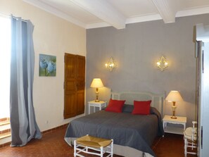 1 bedroom, premium bedding, minibar, in-room safe