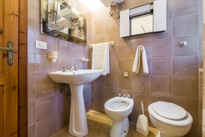 Bathroom - AffittaSardegna - Il Pineto 2 (Orosei)